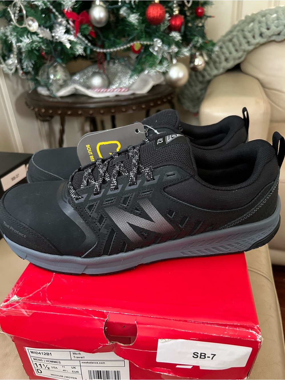 New Balance Men's Black and Gray Athletic Work Sneaker, Steel Toe
